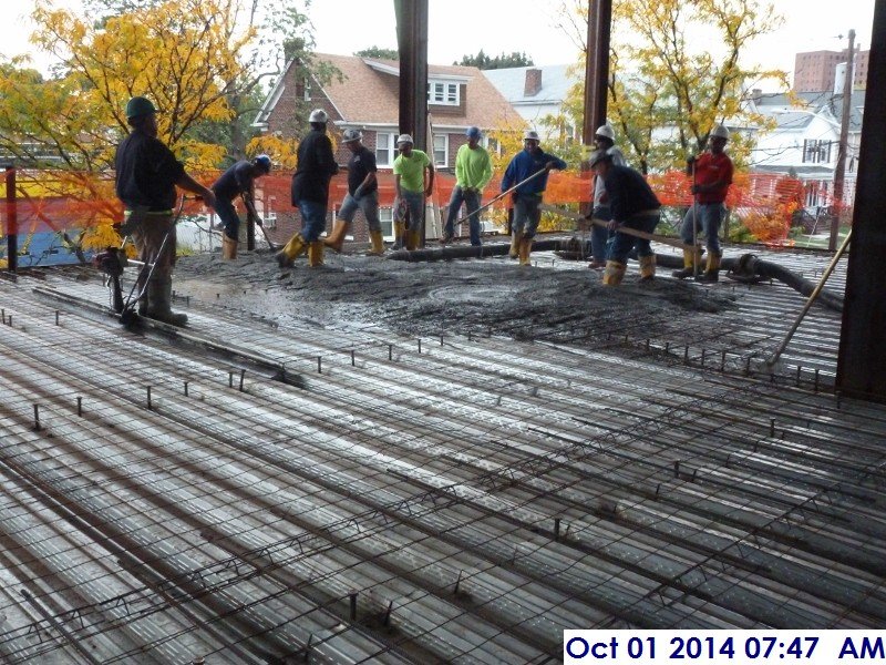 Pouring concrete slab on deck (2nd Floor) Facing West (800x600)